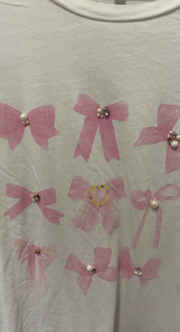 İnce Pamuklu Beyaz Tişört, Pembe Fiyonk Detaylı - Görsel 2