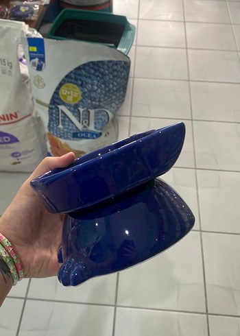 Beden Mavi Kedi Şeklinde Seramik Mama Kabı