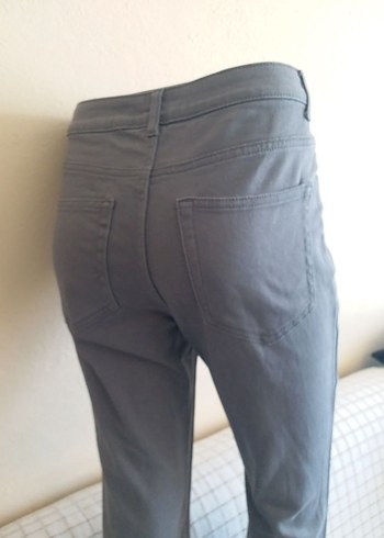 Bershka Gri Düğmeli Denim PantBAYAN TAMAM ISPANYOL LIKRALI ESNEK 38