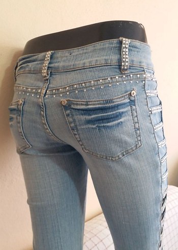 38 Beden Tokalı Rock Punk Kesim Mavi Kadın Kot BONCUK ISLI LIKRALI 38