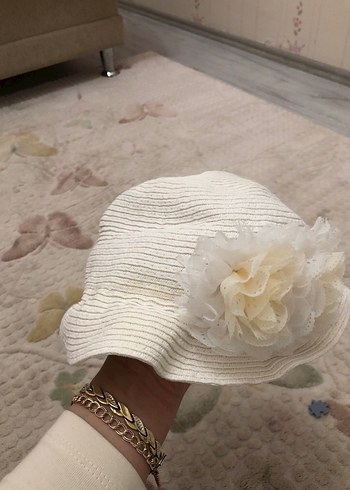 Fırfırlı Beyaz Örgü Kadın Şapka - Görsel 2