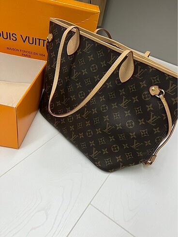 Louis Vuitton çanta