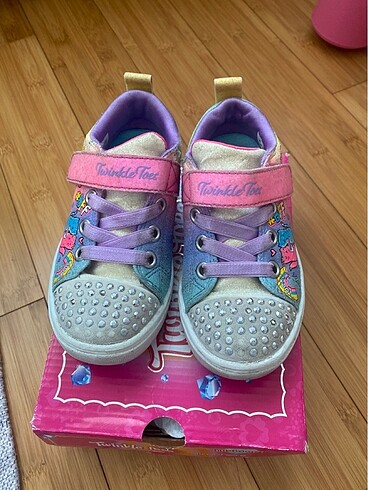 Skechers