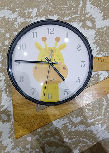 Renkli Zürafa Desenli Duvar Saati