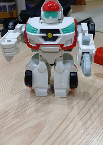 ROBOT OLAN ARABA