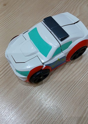  Beden ROBOT OLAN ARABA