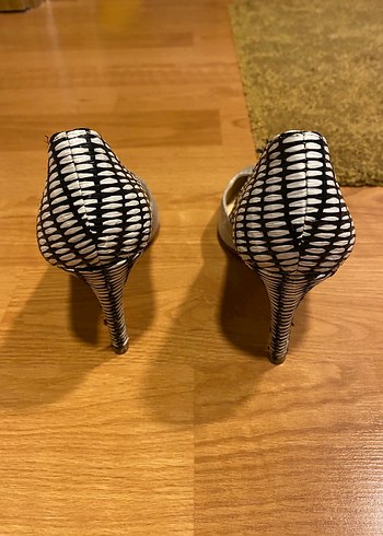 Bej Yılan Desenli Pilili Topuklu Stiletto - Görsel 2