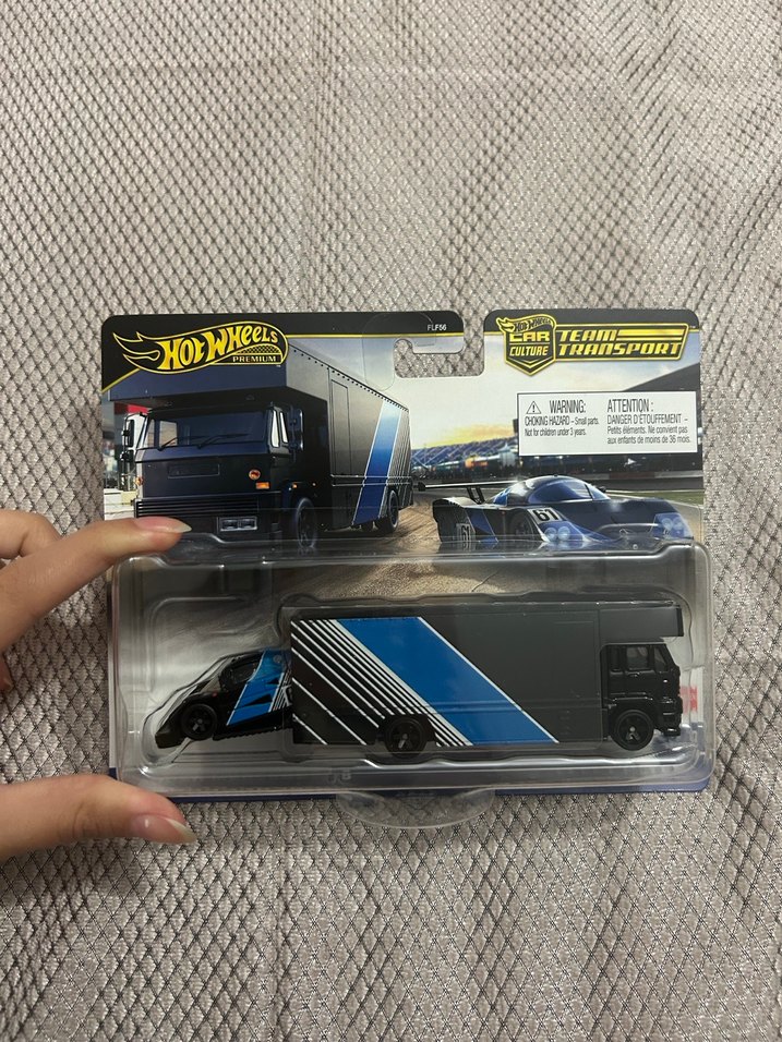 Hot Wheels Siyah Taşıyıcı Kamyon Oyuncak - Görsel 3