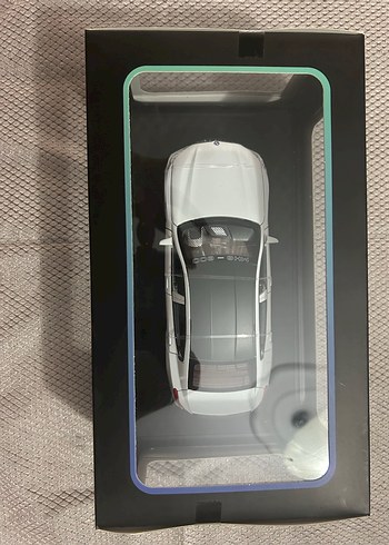 Hobbiez Beyaz Die Cast araba 1:24 tüm kapılar ve kaput açılır - Görsel 3