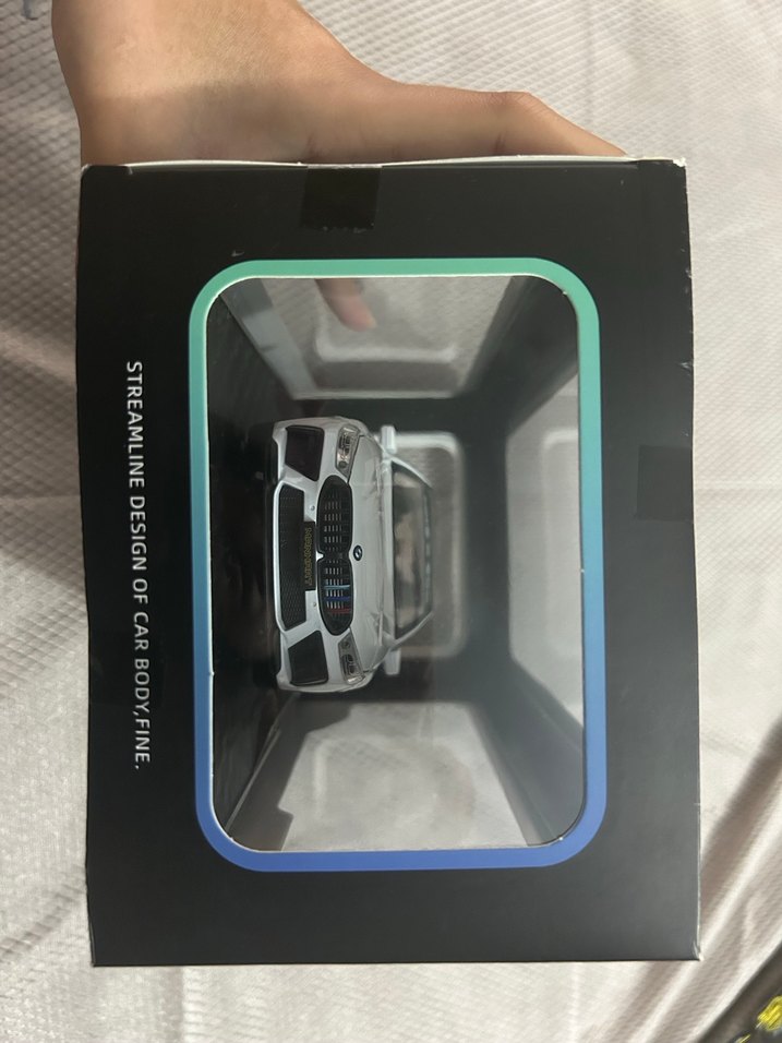 Hobbiez Beyaz Die Cast araba 1:24 tüm kapılar ve kaput açılır - Görsel 2