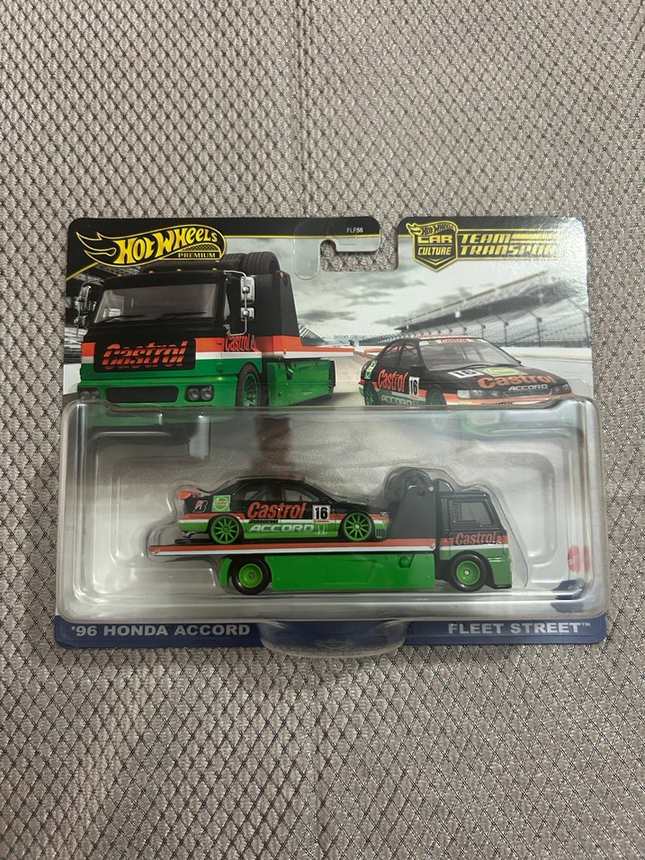 Hot Wheels Yeşil Yarış Arabası ve Taşıyıcı Seti - Görsel 2