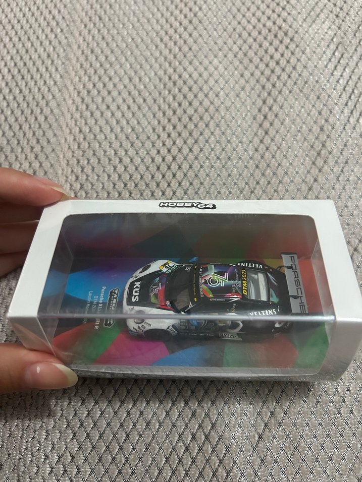 Tarmac Works Porsche 911 GT3 R Model Araba - Görsel 2