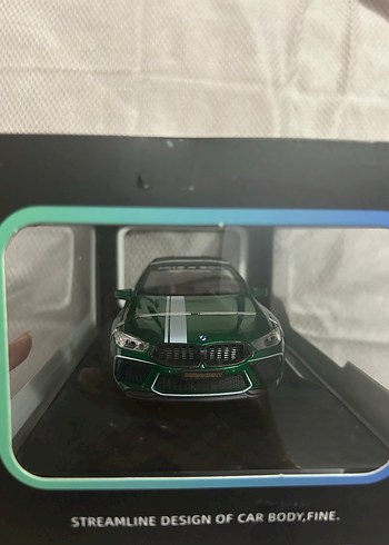 Yeşil 1:24 Oyuncak Model Araba Tüm kapılar ve kaput açılır - Görsel 4