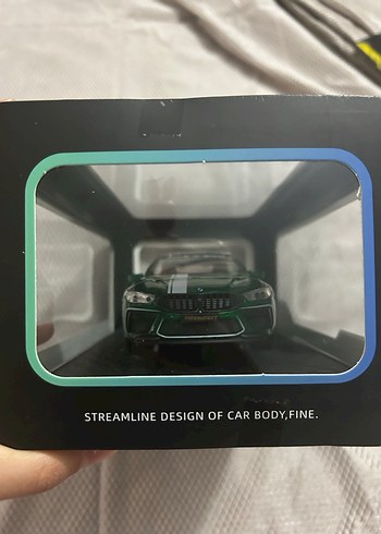 Yeşil 1:24 Oyuncak Model Araba Tüm kapılar ve kaput açılır - Görsel 3