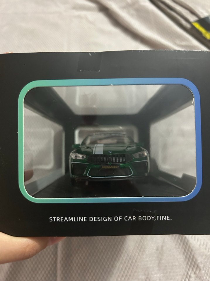 Yeşil 1:24 Oyuncak Model Araba Tüm kapılar ve kaput açılır - Görsel 3
