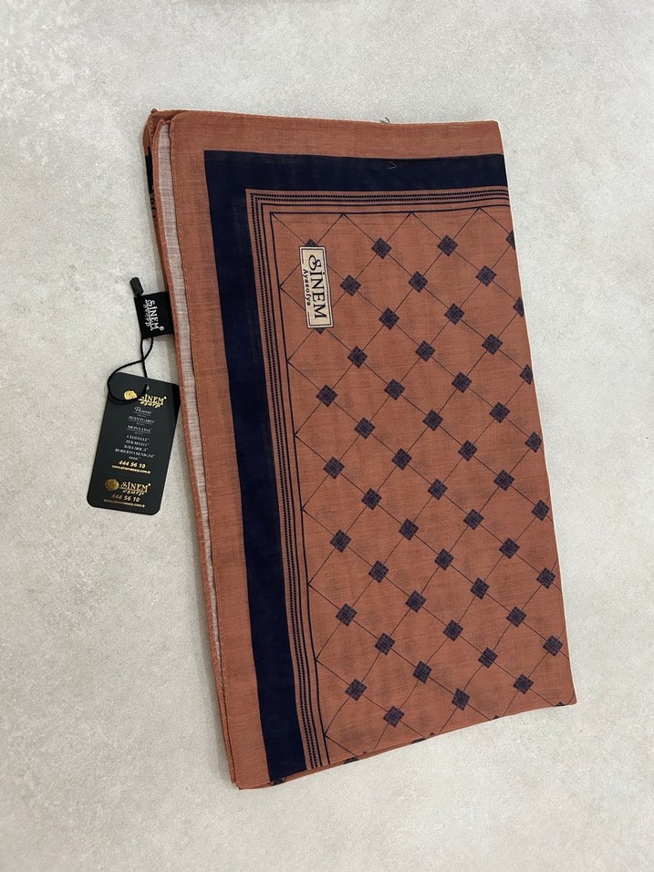 Kadın Desenli Çok Renkli Şal - Görsel 4