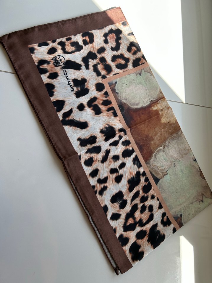 Modakaşmir Leopar Desenli Kadın Eşarp - Görsel 3