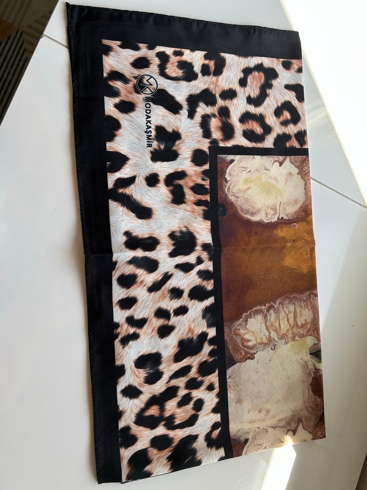 Modakaşmir Leopar Desenli Kadın Eşarp - Görsel 2