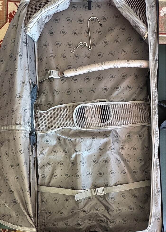 Takım elbise taşıma valizi - Görsel 4