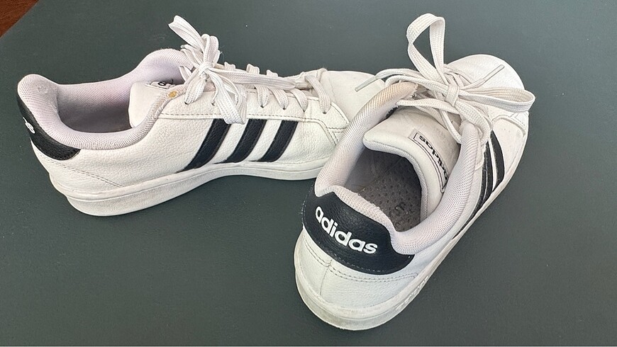 39 Beden Adidas (orjinal) spor ayakkabı