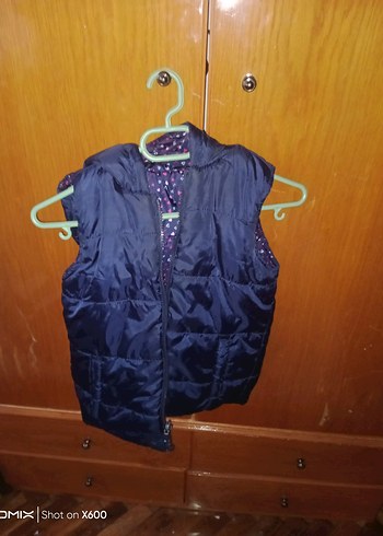 Kız Çocuk Lacivert Kapüşonlu Fermuarlı Yelek - Görsel 2