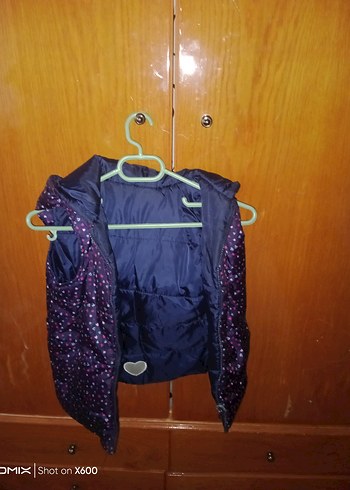 Kız Çocuk Lacivert Kapüşonlu Fermuarlı Yelek - Görsel 4