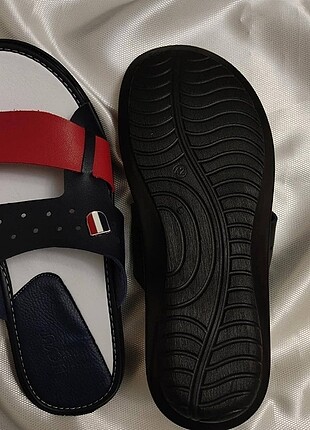 Tommy Hilfiger Erkek terlik tüm numaraları mevcut