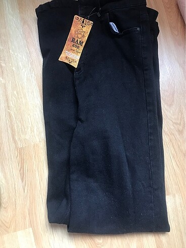 Yeni siyah jean