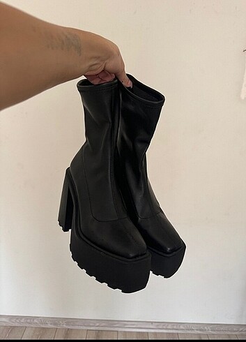 Bershka Bershka streç topuklu platform bot 