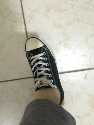 Siyah kısa converse