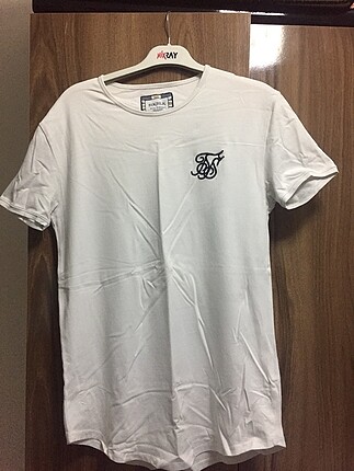 0 dan farksız beyaz oversize kesim tişört