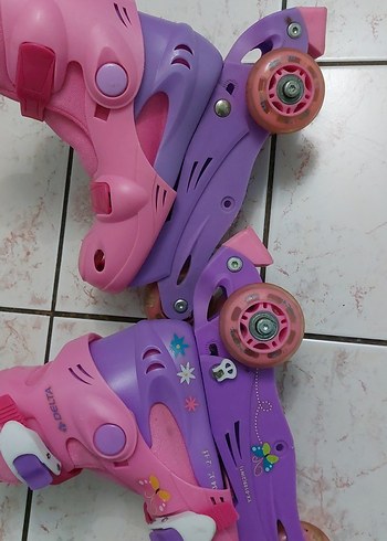33 Beden pembe Renk Çiçek Desenli Pembe Kız Pateni Botu