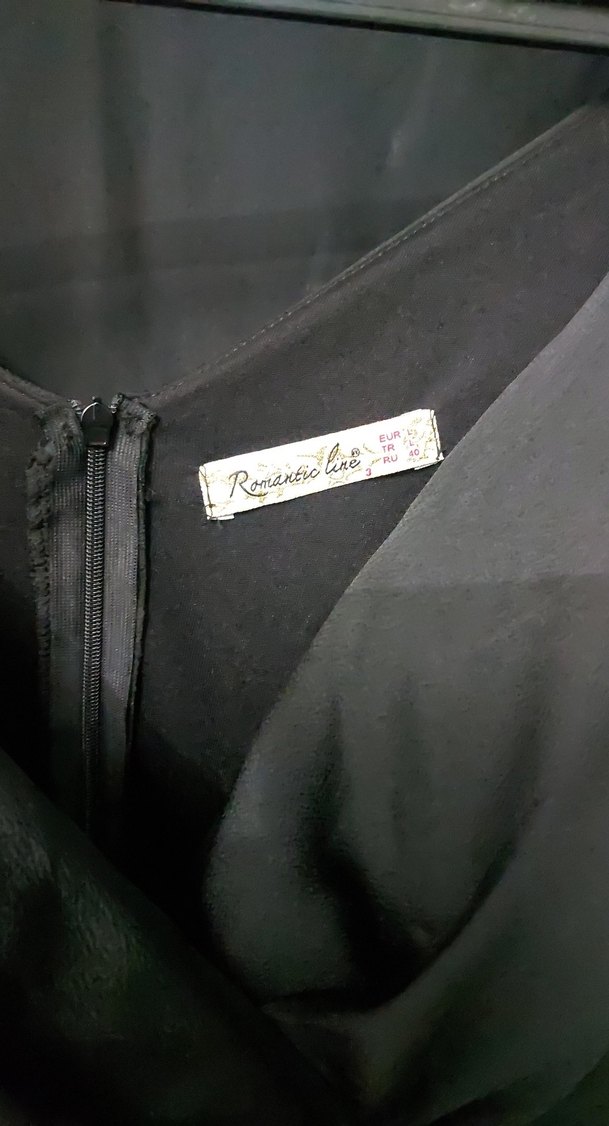 Uzun Siyah V Yakalı Drapeli Kadın Elbise - Görsel 3