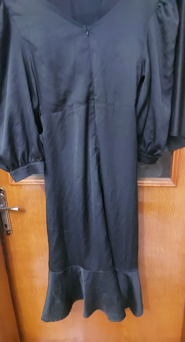 Uzun Siyah V Yakalı Drapeli Kadın Elbise - Görsel 4