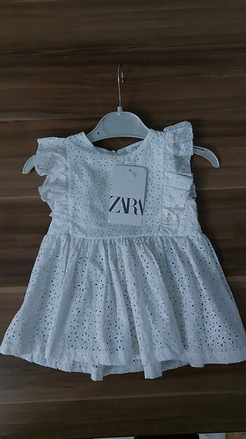 Zara marka 2,3 yaş yaş beyaz alt,üst elbise