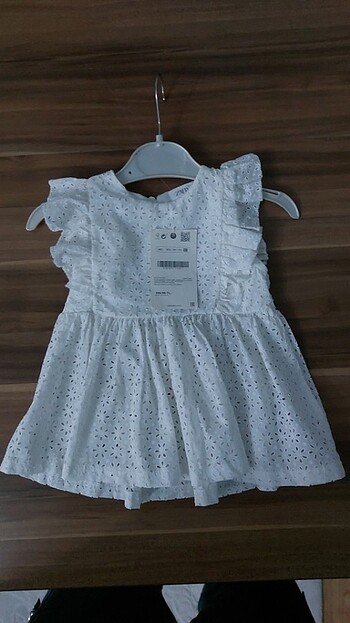 Zara Zara marka 2,3 yaş yaş beyaz alt,üst elbise