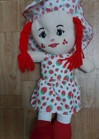 Renkli Çilek Desenli Bez Bebek