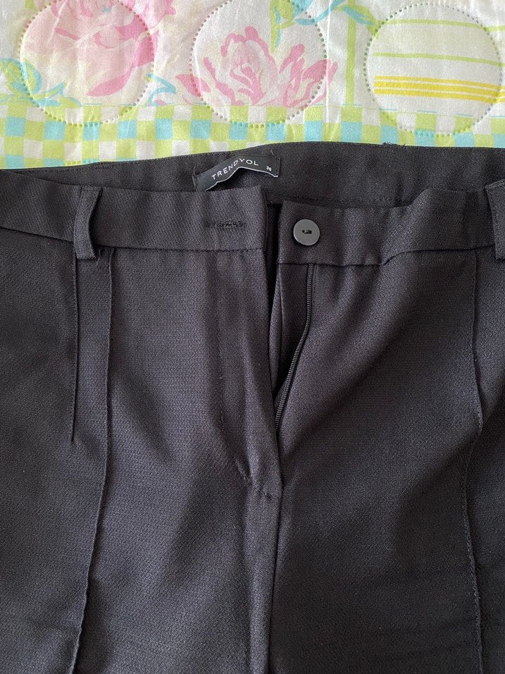 Siyah Pilili Kadın Kumaş Pantolon - Görsel 3