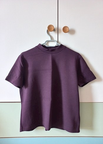 Bordo Dik Yaka Kısa Kollu Kadın Tişört - Görsel 2