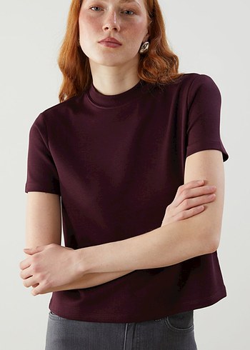 Bordo Dik Yaka Kısa Kollu Kadın Tişört - Görsel 4