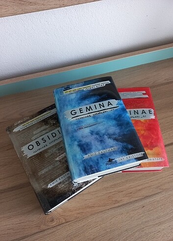 illuminae gemina obsidio memento - Görsel 2