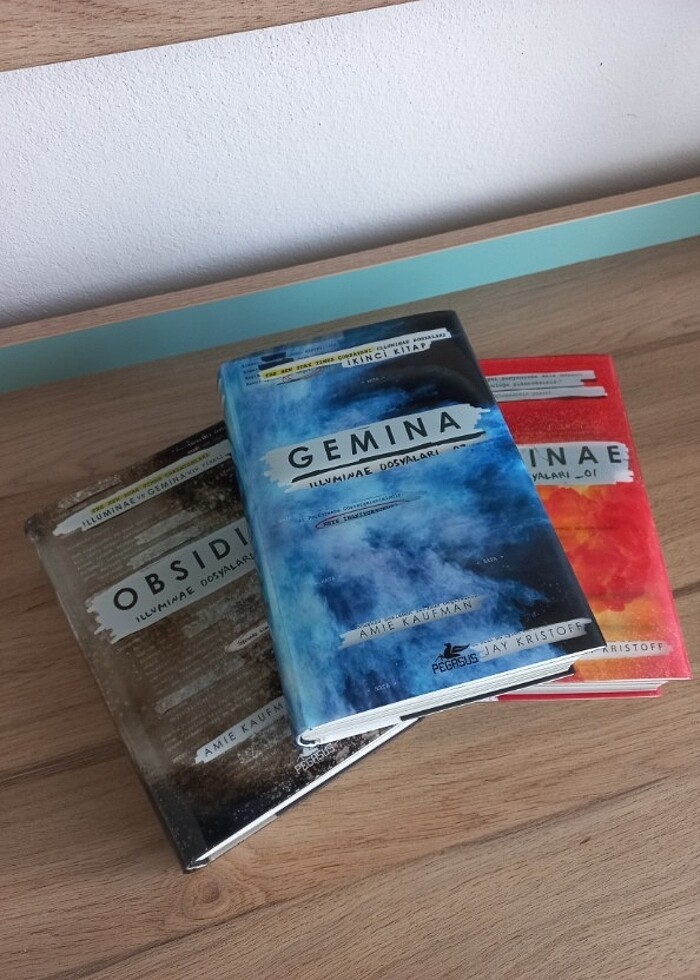 illuminae gemina obsidio memento - Görsel 2