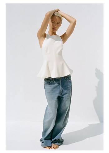 Zara Beyaz Yüksek Yakalı Kolsuz Kadın Bluz