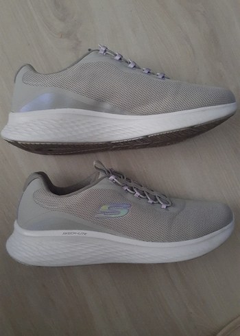 skechers 40