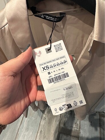 xs Beden Zara saten gömlek