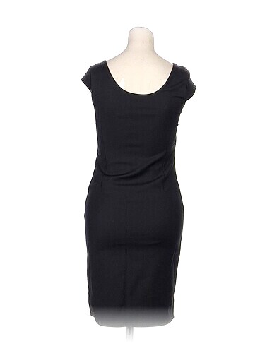 s Beden PreLoved Kısa Elbise %70 İndirimli.