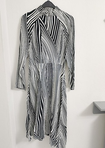 Twist Zebra Desenli Uzun Kollu Piliseli Elbise