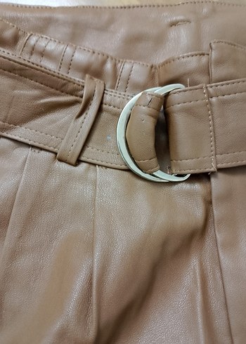 Kemerli Bej Deri Mini Şort - Görsel 4