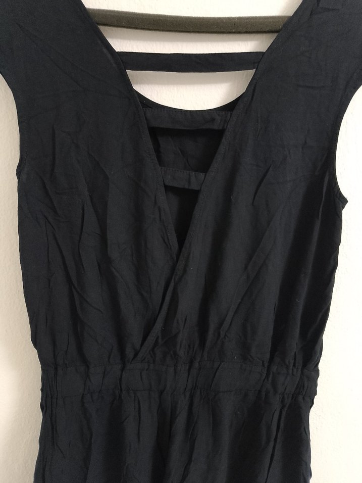 Siyah Saten Kısa Tulum, V Yakalı, Kolsuz - Görsel 2