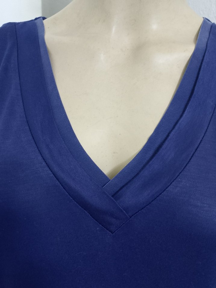 Lacivert V Yaka Kısa Kollu Kadın Bluz - Görsel 4